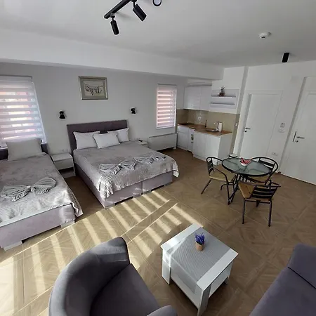 Apartment & Antigona *